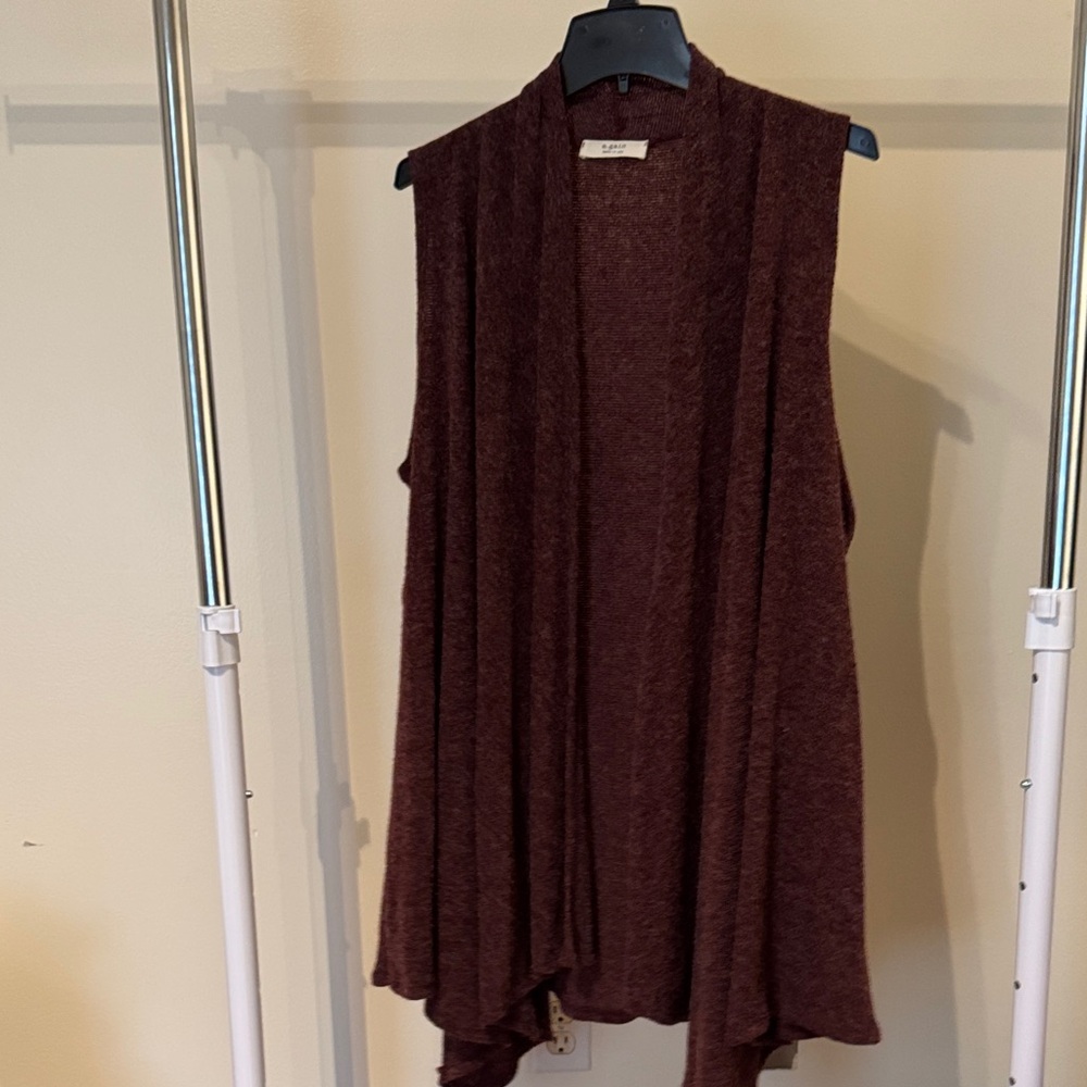 A.gain Burgundy Knit Vest F40